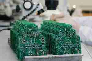 LOW-VOULME PCB